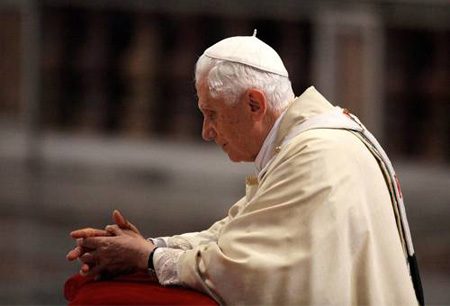 Papa rBXVI anuncia su renuncia