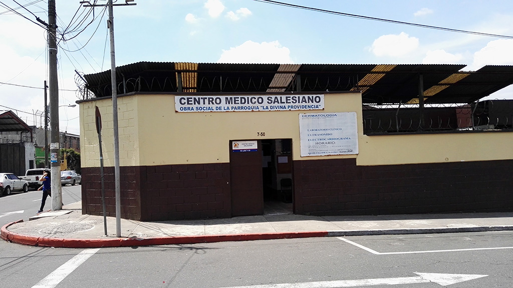 Centro médico salesiano atiende desde 1930.
