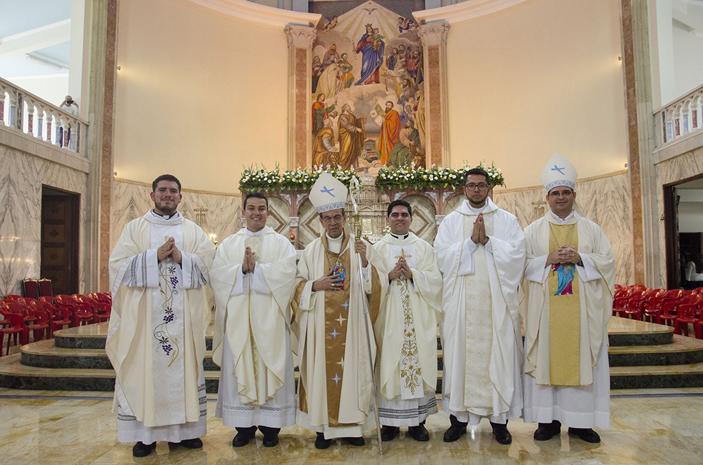 cuatro nuevos sacerdotes para Centroamérica