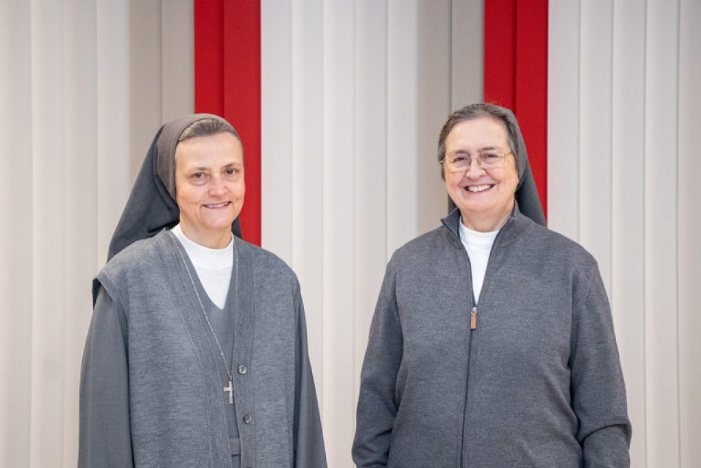 Sor Piera Ruffinato y Madre Chiara Cazzuola, actual Superiora general del Instituto de las Hijas de María Auxiliadora (FMA).