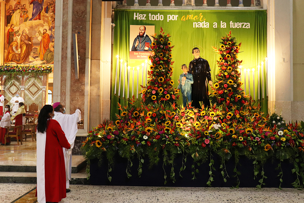 Diversos grupos de la Familia Salesiana se hicieron presentes a la celebración de Don Bosco.