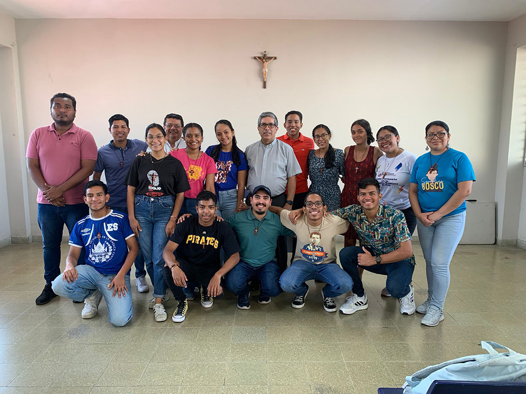 Jóvenes del MJS de Basílica Don Bosco que parten para la misión en Darién.