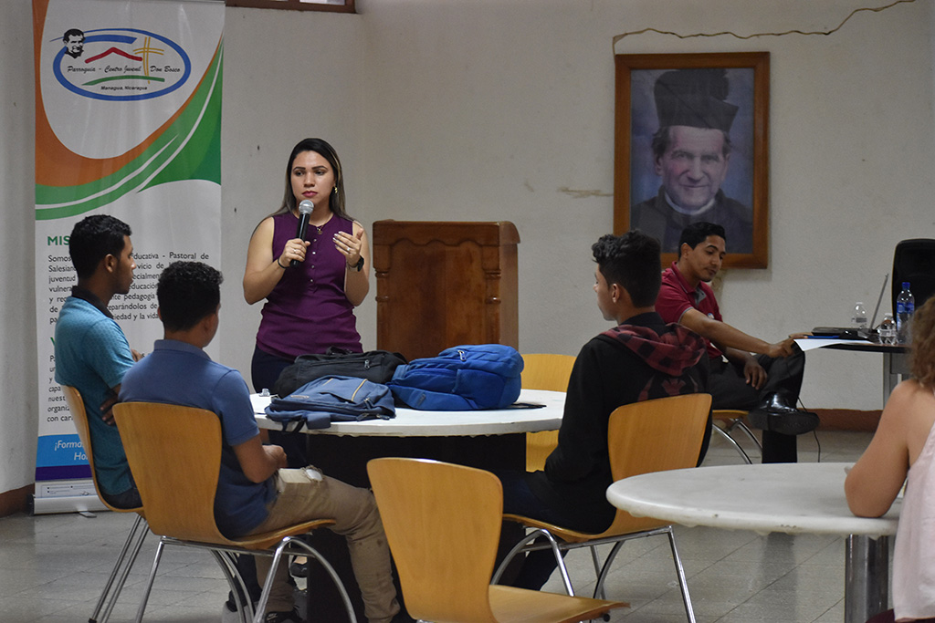 Las capacitaciones que ofrece el Centro Juvenil Don Bosco permite a los jóvenes prepararse para el mundo laboral.