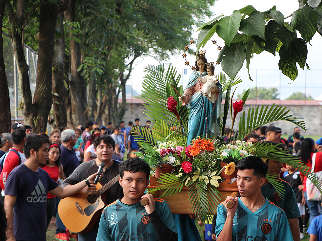 Todos los frentes de Ciudadela Don Bosco celebraron a María Auxiliadora durante todo el mes de mayo.