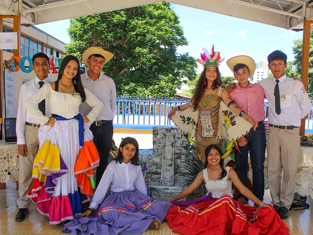 La feria fue una oportunidad para que los alumnos aprendieran sobre la diversidad cultural de Honduras y la importancia de preservar sus tradiciones.