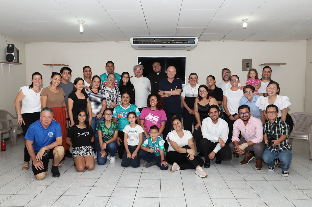 El padre Walter Jara, sdb, visitó el Centro Don Bosco de Pérez Zeledón como parte de su gira por las obras de Centroamérica. 
