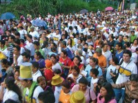 Folklore salvadoreño precede el ingreso triunfal de la urna en Soyapango.