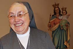 Sor Yvonne Reungoat.