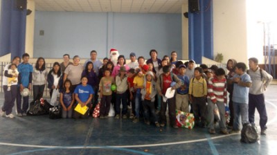 Fiesta para los niños lustrabotas. 