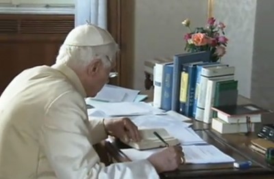 Benedicto XVI pide a seminaristas que piensen bien su decisión. 