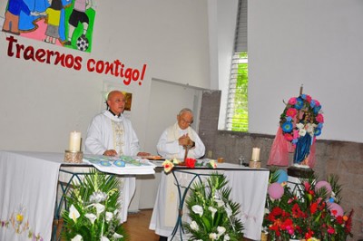 Fusalmo celebró el mes de María con una eucaristía y un almuerzo. 