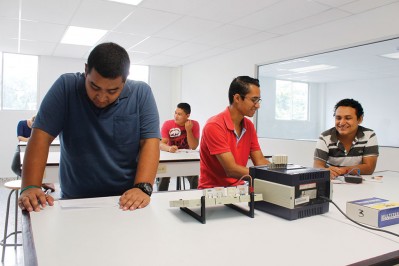 El deseo de no abandonarlos aun después de la escuela.