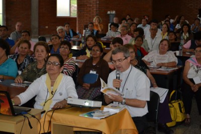 Cuarto Congreso Centraoméricano de ADMA. P. Pierluigi Cameroni (leyendo).