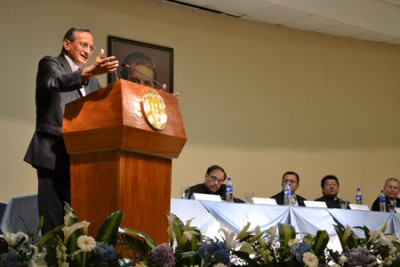 Don Pascual recibió el Doctoraro Honoris Causa por parte de la UDB.