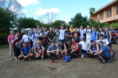 Jóvenes salesianos de USA ayudaron a familia nicaragüense.