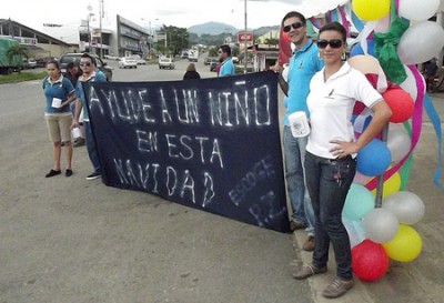 Ayude a un niño.