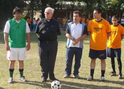 P. Settimo Rossoni hizo el saque de honor.