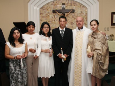 Alumnos recibieron los sacramentos de bautizmo y primera comunión.