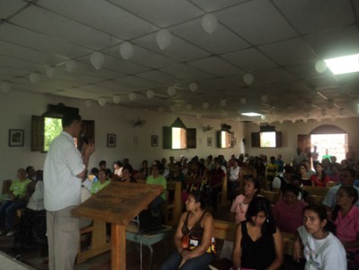 Alrededor de 100 agentes de pastoral reciben esta formación. 