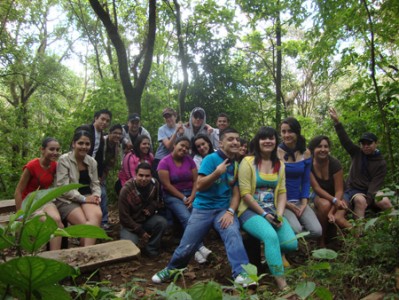 Jóvenes en campamento ejista. 