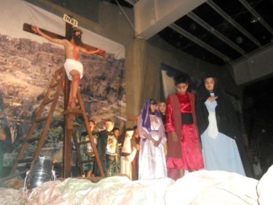 Viacrucis viviente. Colegio Don Bosco. 