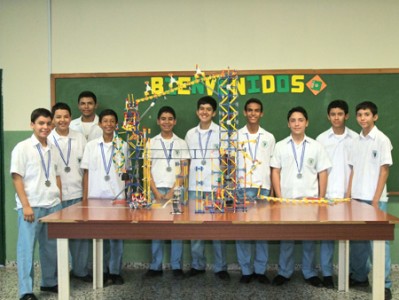 Ganadores del concurso de Rob&oacute;tica. 