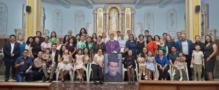 Salesianos Cooperadores del Centro Don Rúa renuevan su Promesa Apostólica durante la Eucaristía en la parroquia María Auxiliadora.
