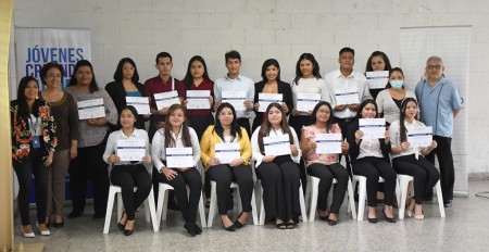 Graduados del Curso de Asistente Administrativo - FUSALMO