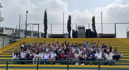 Animadores salesianos comparten con entusiasmo momentos de fraternidad y alegría, reflejando el espíritu de Don Bosco durante el encuentro nacional en Ciudad de Guatemala.