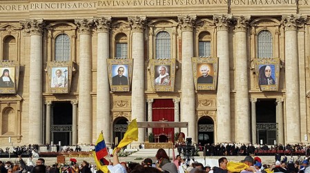 Yo a monseñor Romero lo conocí por su gente. 
