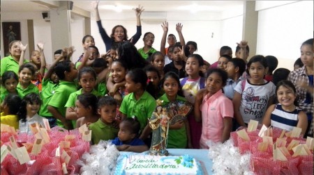 Dibujos y pinturas para Mar&iacute;a Auxiliadora. 