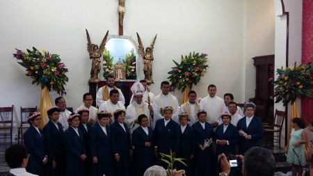 Aniversario 61 del Instituto de Hijas del Divino Salvador. Votos perpetuos y aniversarios de oro y plata.