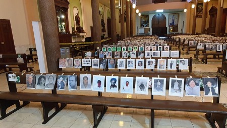 Las misa se realiz&oacute; a puertas cerradas en prevenci&oacute;n por el COVID.