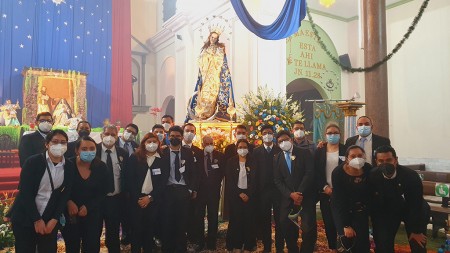 Miembros de la comunidad parroquial Divina Providencia.