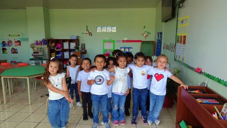 Los niños y jóvenes del Salesiano Don Bosco, Zapote celebraron con alegría la Resurrección de Jesús. 