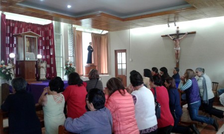 Grupo de oración. Centro Domingo Savio. Cartago. 