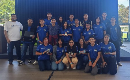 Jóvenes de los programas de robótica de FUSALMO compiten con entusiasmo en las categorías Robot Soccer RC, Robo Sumo RC, Drones, Seguidor y Bumper bot durante las competencias nacionales WRO y Robofest.