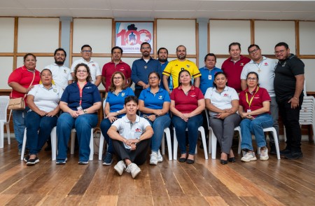 La Lic. Alejandra Rodr&iacute;guez, delegada de Comunicaci&oacute;n Social, comparte un encuentro formativo con comunicadores, docentes y salesianos durante su visita a las obras salesianas de Masaya, Nicaragua.
