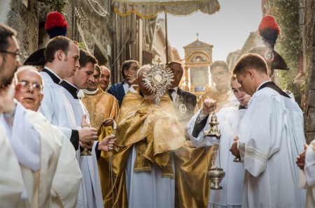 DIOS, HOMBRE Y ÚNICO SALVADOR. 