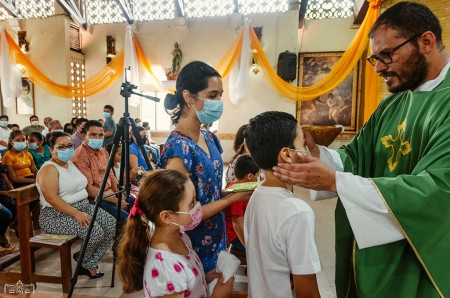 Las familias pertenecientes a la parroquia vivieron a profundidad cada detalle de la celebración.