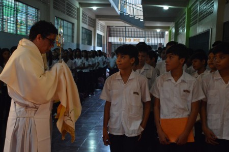 La jornada permitió a los participantes expresar su fe y esperanza a través de la oración, el canto y la adoración a Jesús Sacramentado.
