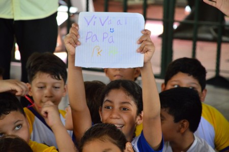 Con el corazón lleno de fe y alegría salesiana, los estudiantes de Granada celebran conmovidos la elección del Papa León XIV, reafirmando su amor y fidelidad a la Iglesia con un vibrante "¡Viva el Papa!".