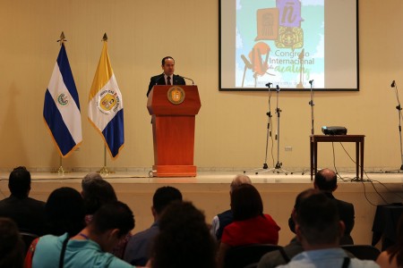 Taller de lingüistica en la UDB. 