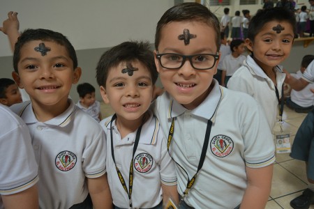 Miércoles de ceniza 2018. Colegio Santa Cecilia. El Salvador.