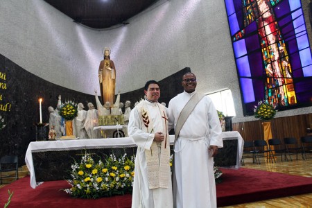 P. Neri Paniagua y el diácono Juan Paul Bethancourt