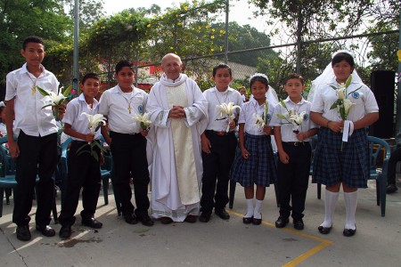 Primeras comuniones en el Polígono Don Bosco 2019.- 