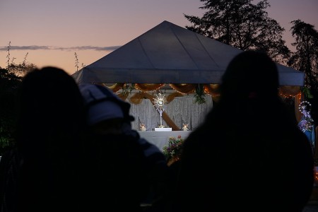 Inicio del año 2020 a los piés de Jesús Sacramentado.