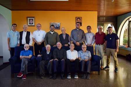 Comunidad de Salesianos de San José y hermanos de la Casa de Salud.