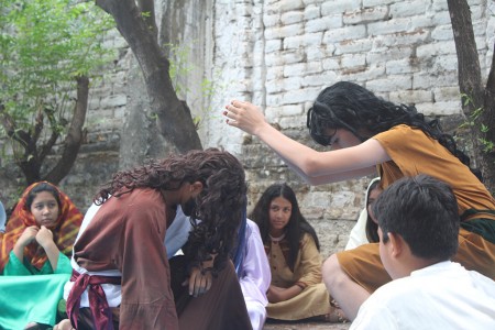 Los estudiantes se preparan para este evento que ayuda a vivir de mejor forma la Semana Santa.