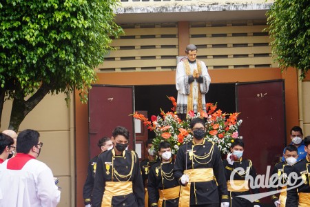 La vida de Don Bosco fue toda una vida dedicada a los niños y jóvenes, trabajado sin cesar por el bien de las almas y por un sistema educativo basado en el amor. 